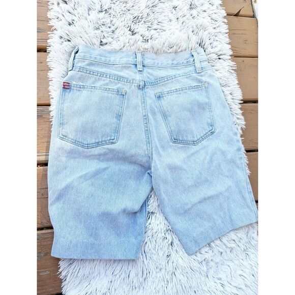 Urban Outfitters BDG Bootcut Light Wash Denim Shorts EUC Size 28 - Picture 2 of 3
